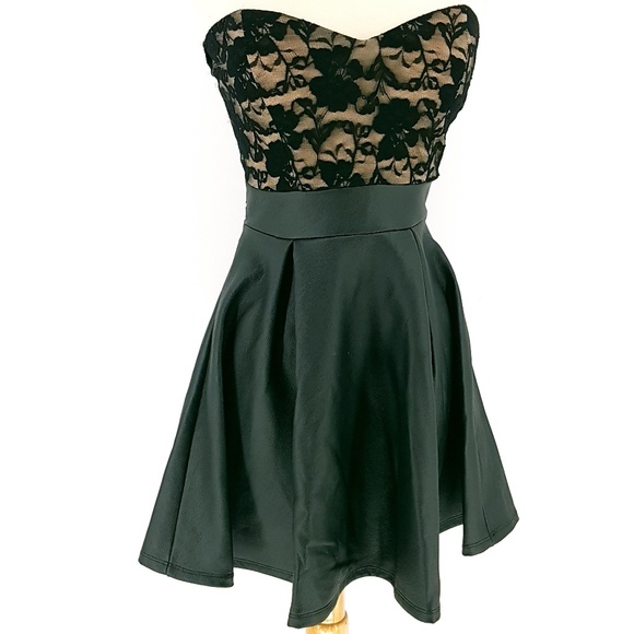 Windsor Dresses & Skirts - NWT Strapless Lace Leather Windsor Dress Small